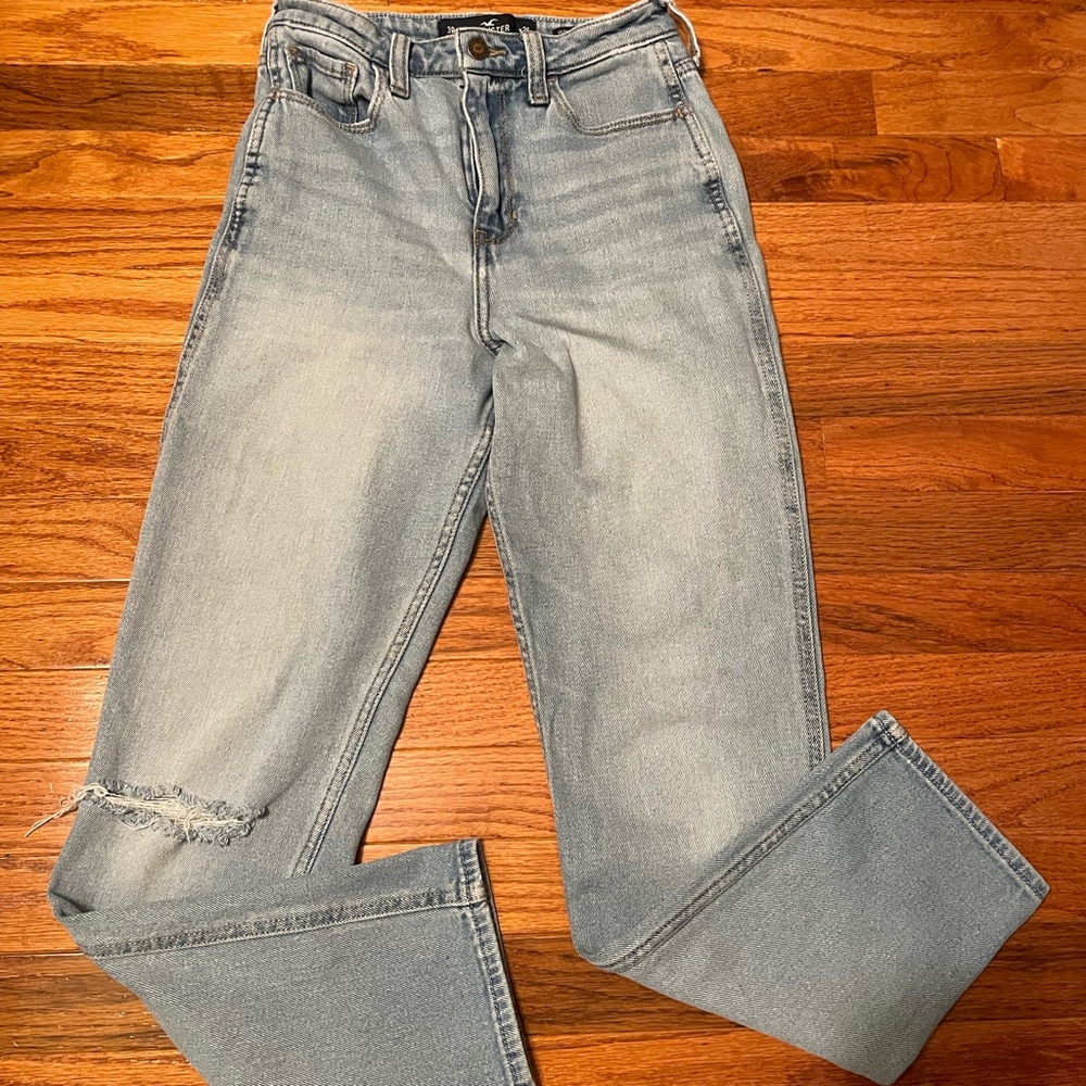 Hollister Ultra High Rise Mom Jean Vintage Stretch Size 26